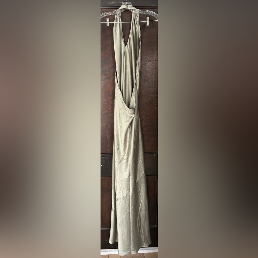 Show me your mumu jasmine maxi Moss Green Luxe‎ Satin halter dress - Picture 3 of 6